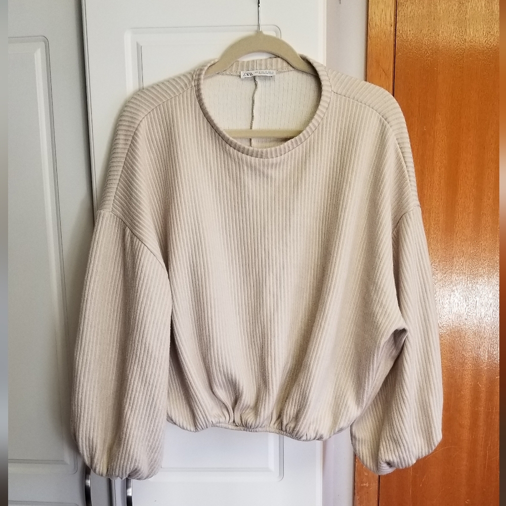 🍁🌺Zara ribbed crew neck top with balloon sleeves and elasticized cuffs/waist